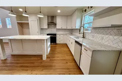 409 Avenue R, Marble Falls, TX 78654 - Photo 7