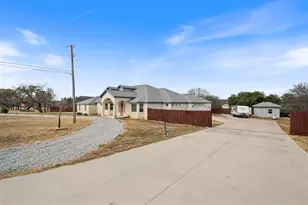 625 Skyline Dr, Kingsland, TX 78639 - Photo 3