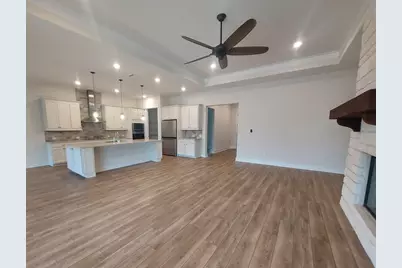 401 Verbena, Marble Falls, TX 78654 - Photo 3