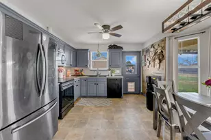 555 Live Oak Dr, Bertram, TX 78605 - Photo 5