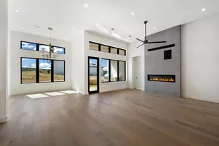 103 Via Roma Ct, Horseshoe Bay, TX 78657 - Photo 11