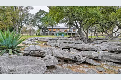 1204 Los Escondidos Street, Marble Falls, TX 78654 - Photo 5