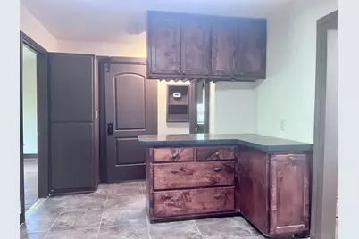 606 E Jackson Street, Burnet, TX 78611 - Photo 11