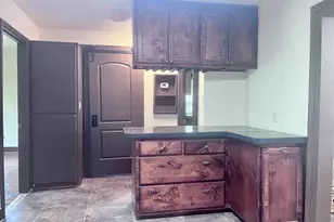 606 E Jackson St, Burnet, TX 78611 - Photo 11