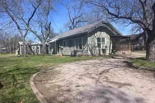 606 E Jackson St, Burnet, TX 78611 - Photo 17