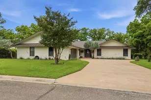 417 Olympia Fields, Meadowlakes, TX 78654 - Photo 3
