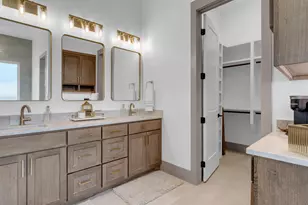 208 E Lakeshore Dr, Sunrise Beach, TX 78643 - Photo 11