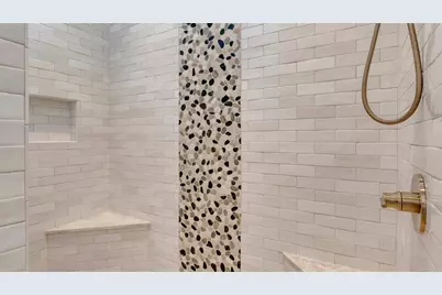 208 E Lakeshore Drive, Sunrise Beach, TX 78643 - Photo 13