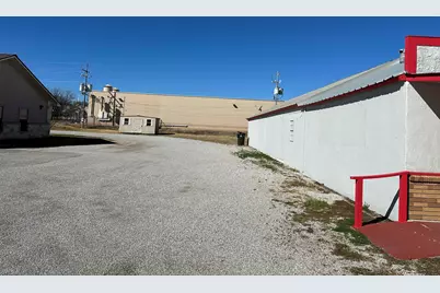 805 Bessemer Avenue, Llano, TX 78643 - Photo 13