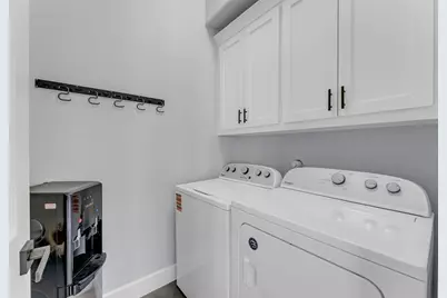 520 E Island Drive, Bluffton, TX 78607 - Photo 17