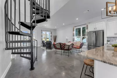 520 E Island Drive, Bluffton, TX 78607 - Photo 9