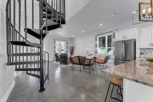 520 E Island Dr, Bluffton, TX 78607 - Photo 9