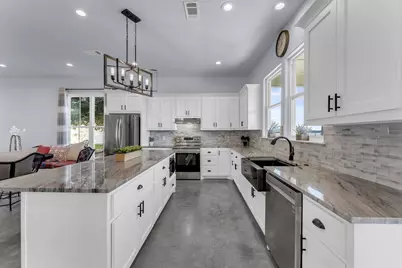 520 E Island Drive, Bluffton, TX 78607 - Photo 11