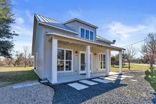 520 E Island Dr, Bluffton, TX 78607 - Photo 5