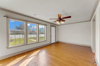 808 N Water St, Burnet, TX 78611 - Photo 11