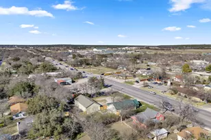 808 N Water St, Burnet, TX 78611 - Photo 29