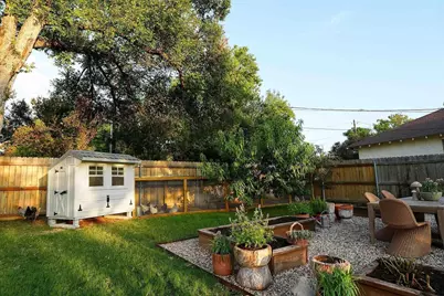 416 Avenue E, Marble Falls, TX 78654 - Photo 29