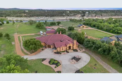 481 Chimney Cove Dr, Marble Falls, TX 78654 - Photo 3