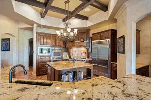 481 Chimney Cove Dr, Marble Falls, TX 78654 - Photo 9