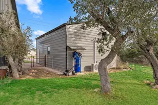 109 Lavonna Fox Dr, Burnet, TX 78611 - Photo 19