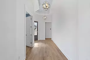 104 Rock Bend Ct, Marble Falls, TX 78654 - Photo 3