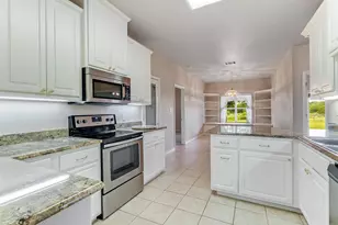 416 Highland Dr, Highland Haven, TX 78654 - Photo 5