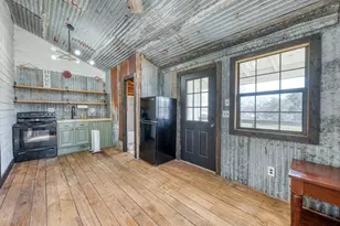 554 Barnett St, Kingsland, TX 78639 - Photo 21