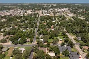 701 S Vandeveer St, Burnet, TX 78611 - Photo 29