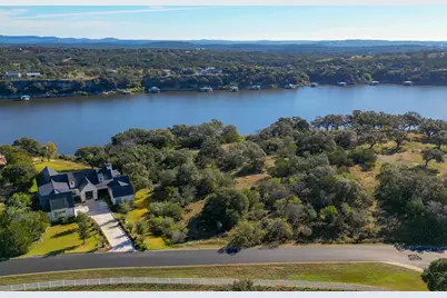 3032 Travis Lakeside Dr, Spicewood, TX 78669 - Photo 3
