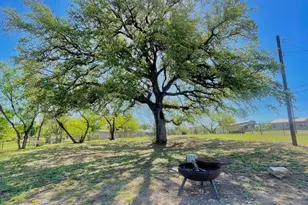 603 E Ellis St, Llano, TX 78643 - Photo 27