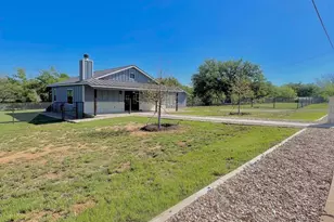 603 E Ellis St, Llano, TX 78643 - Photo 29