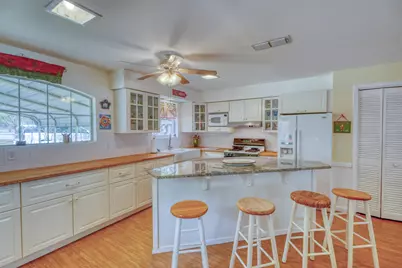 1833 Highland Dr, Highland Haven, TX 78654 - Photo 11