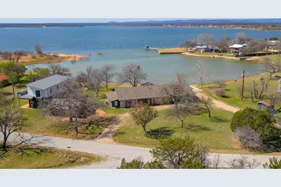 508 W Lakecrest, Bluffton, TX 78607 - Photo 1