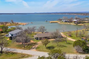 508 W Lakecrest, Bluffton, TX 78607 - Photo 1