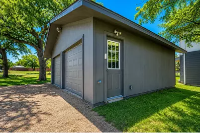 508 W Lakecrest, Bluffton, TX 78607 - Photo 27