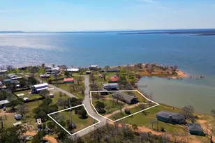 508 W Lakecrest, Bluffton, TX 78607 - Photo 3