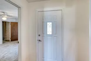 508 W Lakecrest, Bluffton, TX 78607 - Photo 5