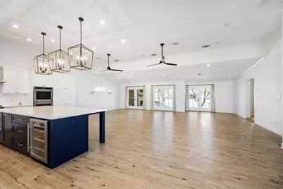 1001 Lakeshore Dr, Marble Falls, TX 78654 - Photo 7