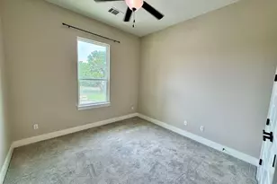 124 Sunrise Cir, Liberty Hill, TX 78642 - Photo 17