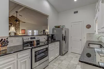 507 Mountain Drive, Horseshoe Bay, TX 78657 - Photo 9