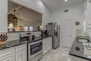 507 Mountain Dr, Horseshoe Bay, TX 78657 - Photo 9