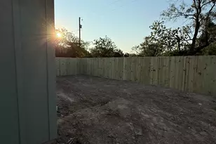 1710 E Ave J, Lampasas, TX 76550 - Photo 15