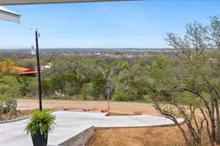 405 Taylor Dr, Horseshoe Bay, TX 78657 - Photo 3