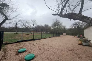 105 E Pine Dr, Granite Shoals, TX 78654 - Photo 3