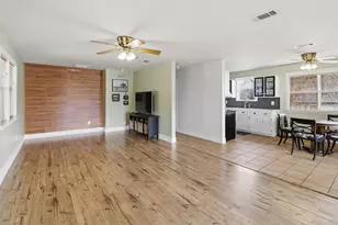 331 Grandview Dr, Horseshoe Bay, TX 78657 - Photo 7