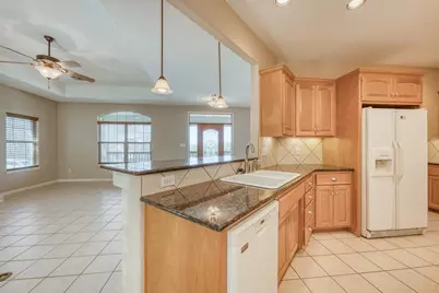 211 Gateway Parkway, Marble Falls, TX 78654 - Photo 9