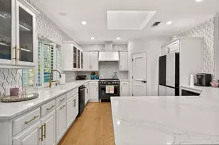 402 Horseshoe Bay N Blvd, Horseshoe Bay, TX 78657 - Photo 7