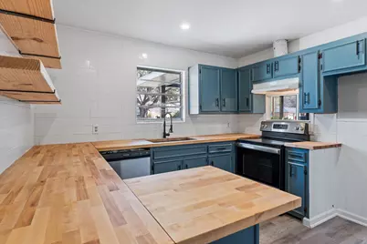 1106 Hackberry Drive, Marble Falls, TX 78654 - Photo 7