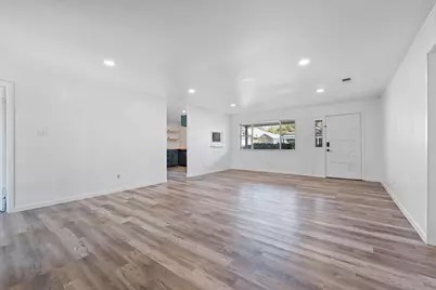 1106 Hackberry Drive, Marble Falls, TX 78654 - Photo 5