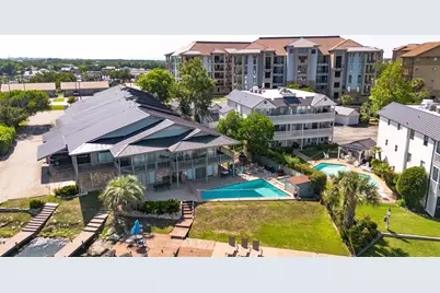 104 Cove E #102, Horseshoe Bay, TX 78657 - Photo 3